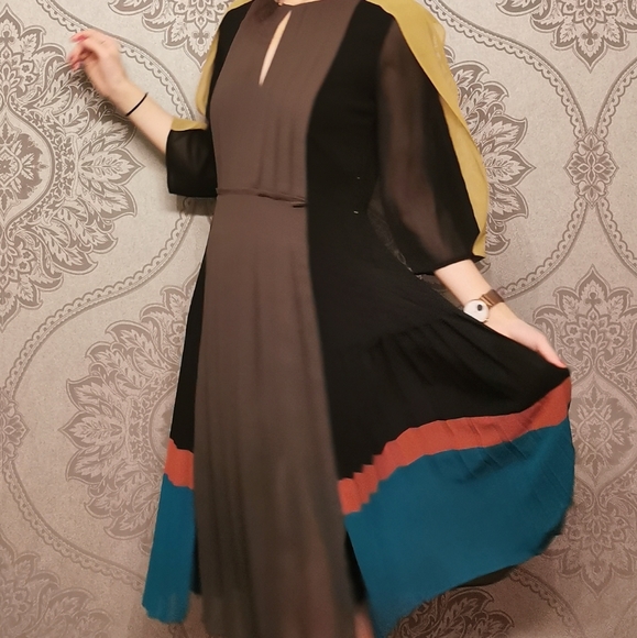 BCBG MaxAzria RUNWAY pleated dress - Picture 3 of 8